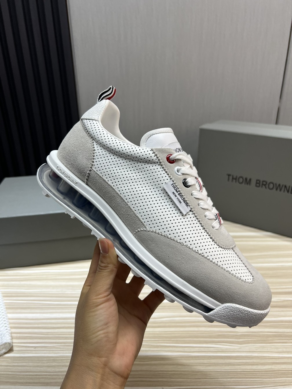 톰브라운 테크러너 에어 H12팩토리