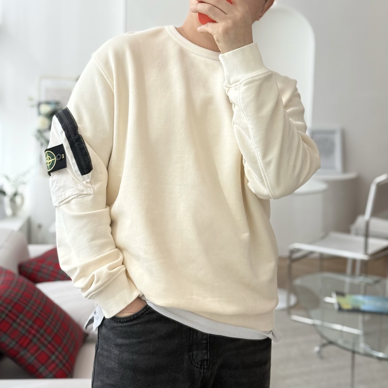 스톤아일랜드 피그먼트 포켓 맨투맨 셔츠 TW팩토리