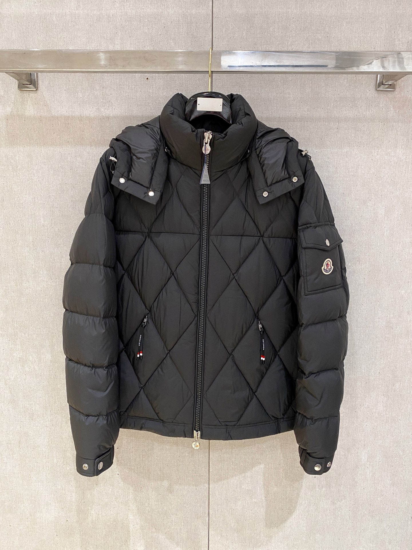 몽클레어 아베롤 다운 패딩 자켓 TOP팩토리