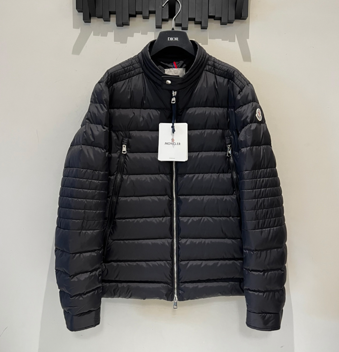 몽클레어 아미오 남성 숏 다운 패딩 자켓 탑몽팩토리