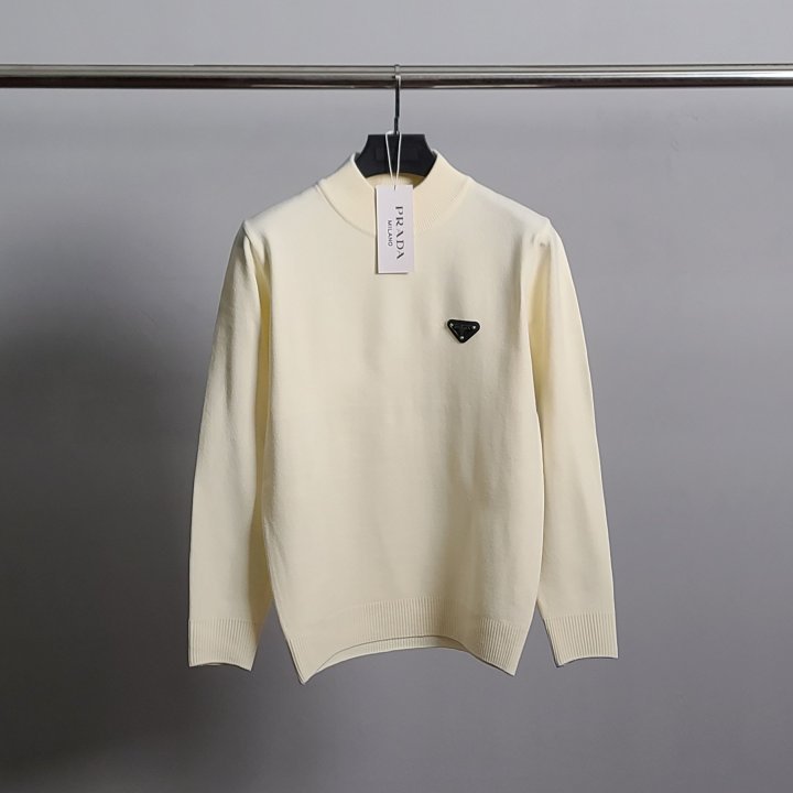 프라다 로고 와펜 하프넥 니트 DM팩토리